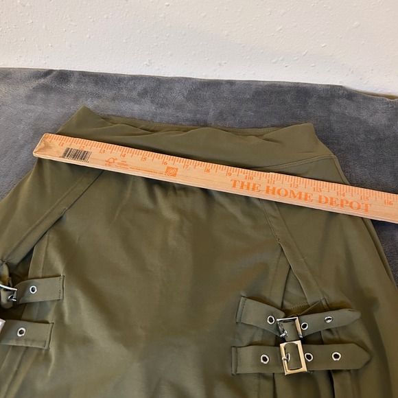 Halara Maxi Skirt Double Buckle Detail High Slit Olive Green Womens XS NWT - Picture 6 of 9